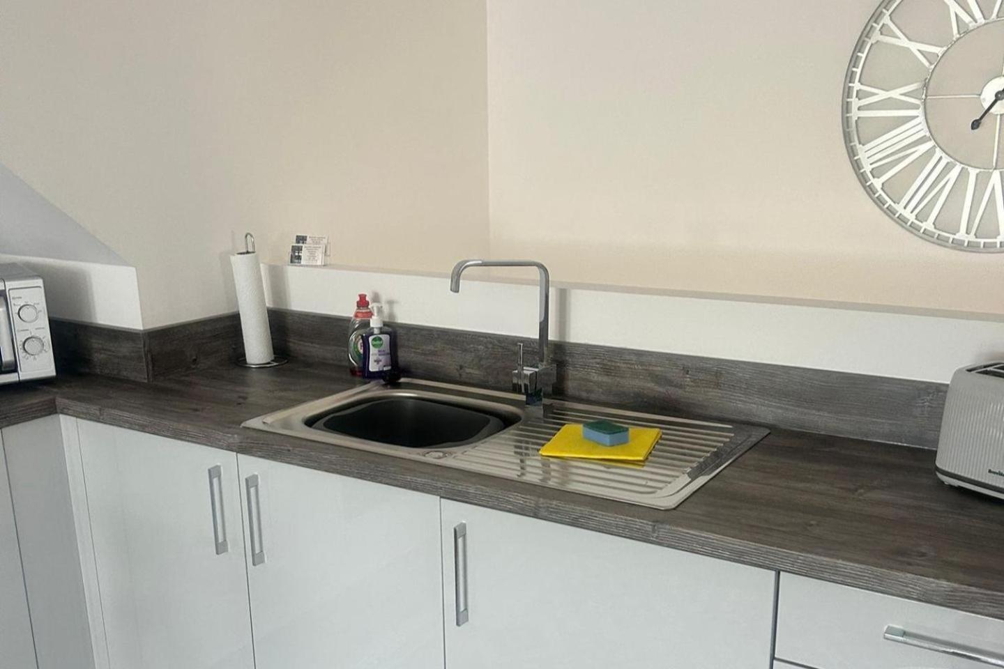 Lanarkshire Apartment- Views- Sleeps 4- Balcony Larkhall  Exteriör bild